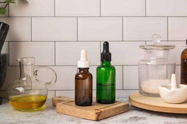 What Are the Benefits and Risks of Essential Oils When Used in Aromatherapy for Allergy Relief?